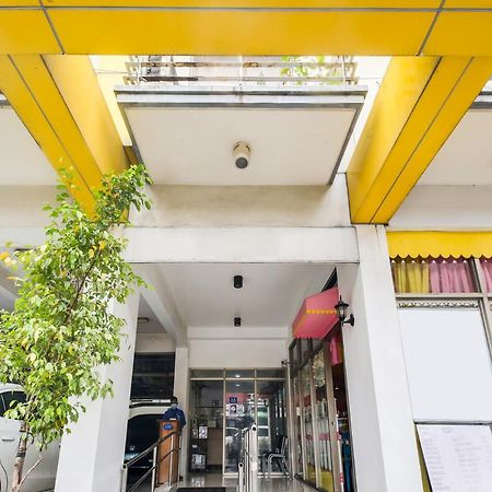 Oyo 893 Dian Suites Makati Manila Luaran gambar