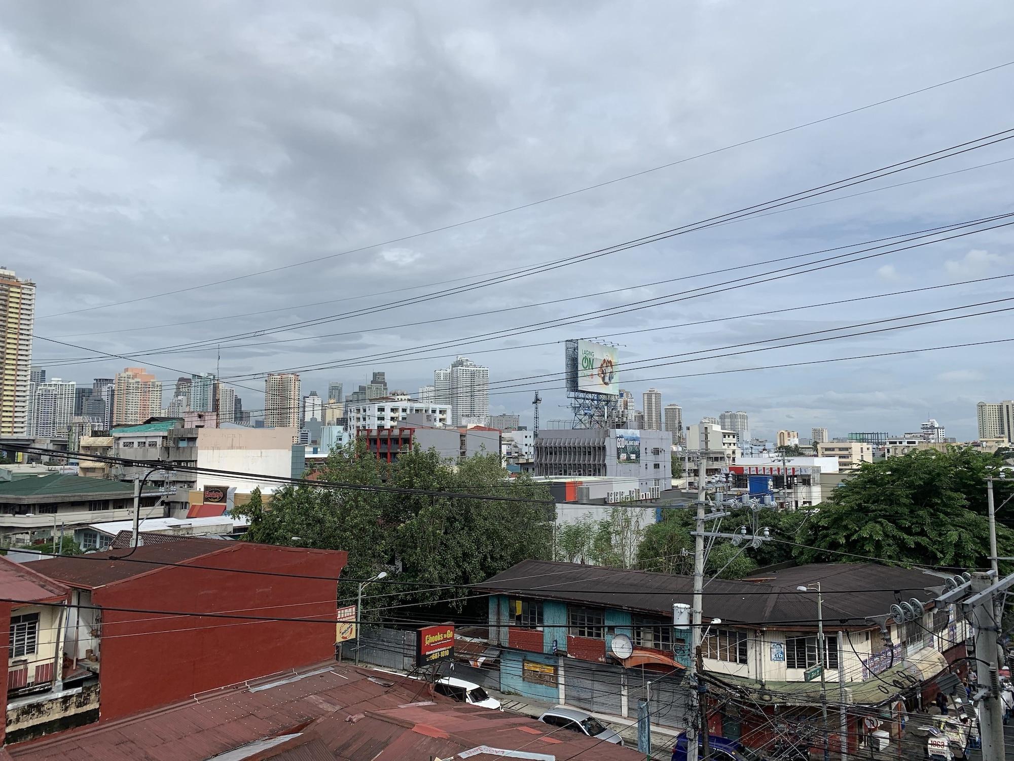 Oyo 893 Dian Suites Makati Manila Luaran gambar