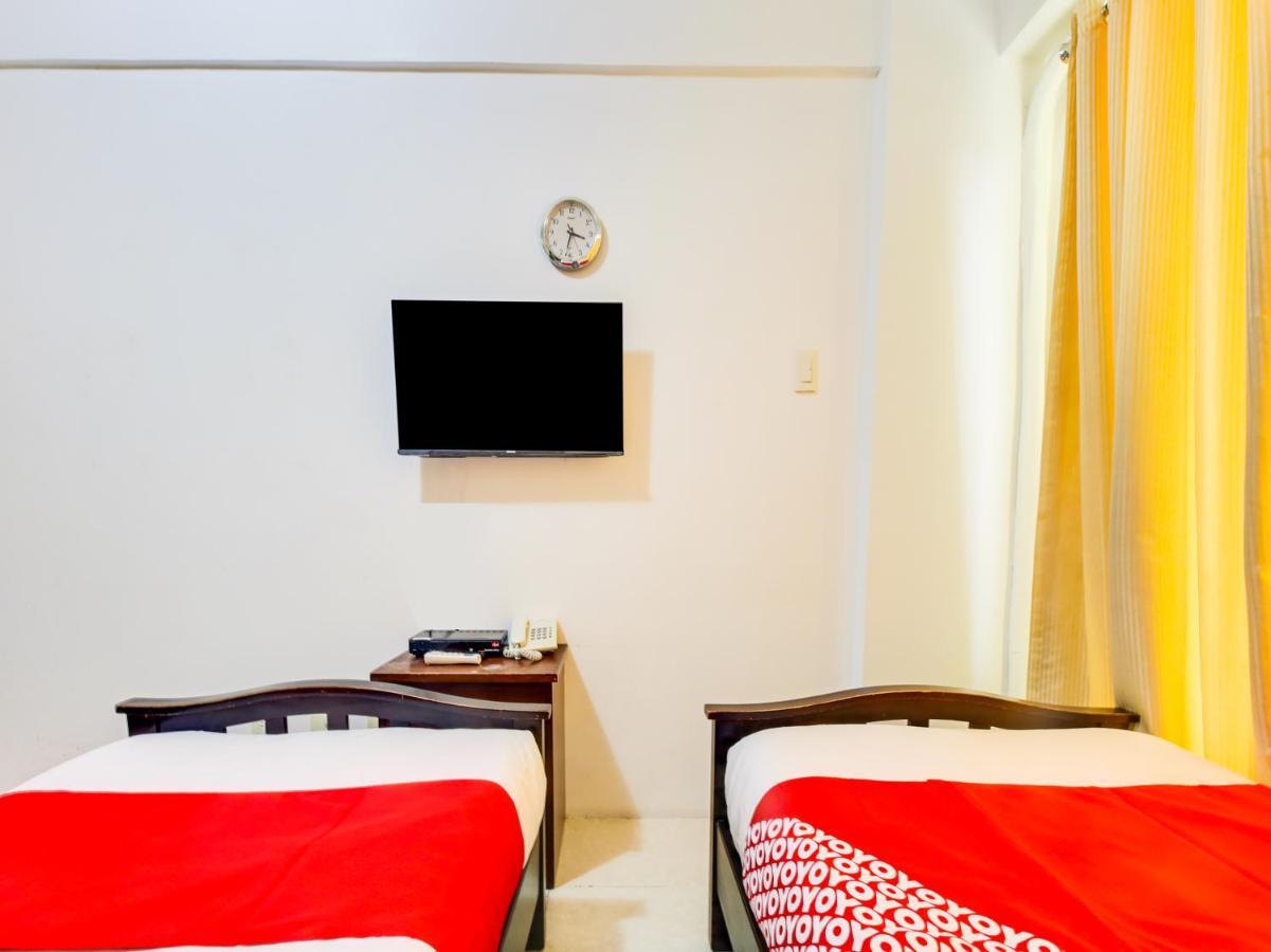 Oyo 893 Dian Suites Makati Manila Luaran gambar