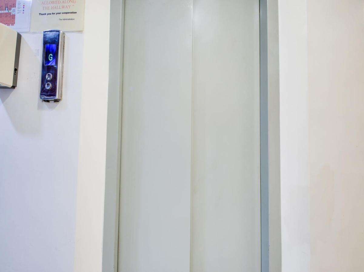 Oyo 893 Dian Suites Makati Manila Luaran gambar