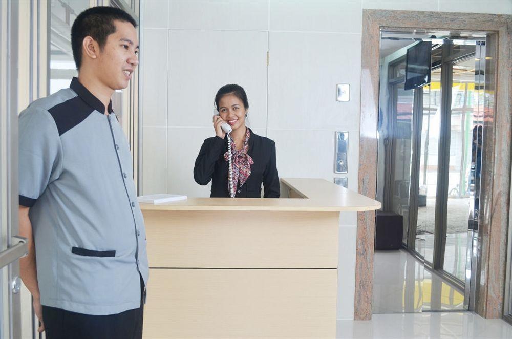 Oyo 893 Dian Suites Makati Manila Luaran gambar