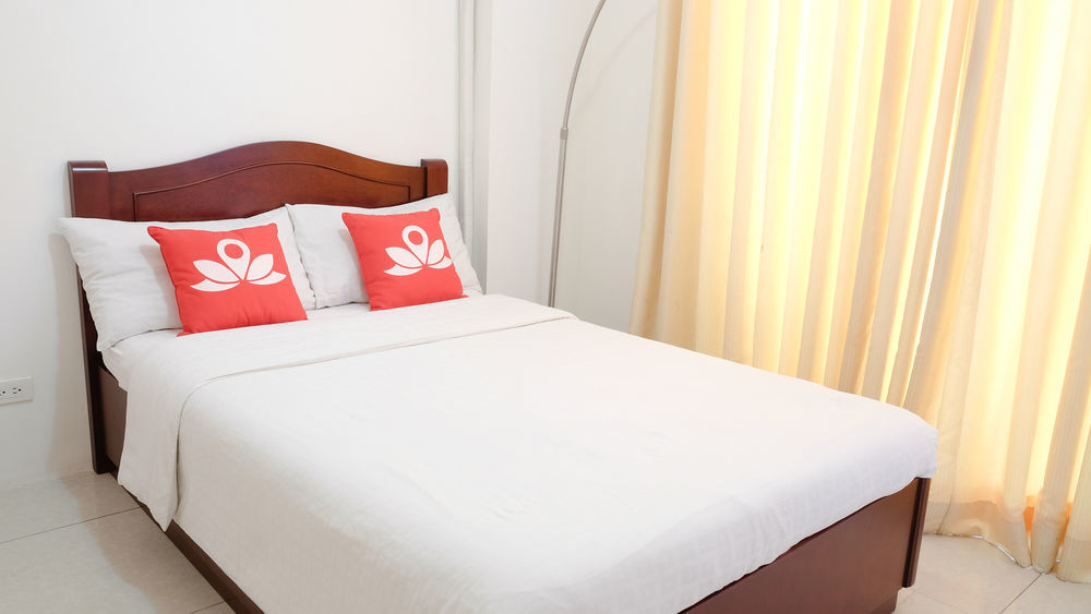 Oyo 893 Dian Suites Makati Manila Luaran gambar
