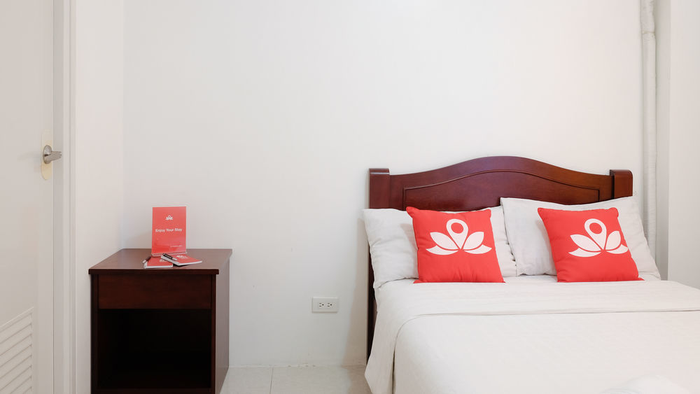 Oyo 893 Dian Suites Makati Manila Luaran gambar