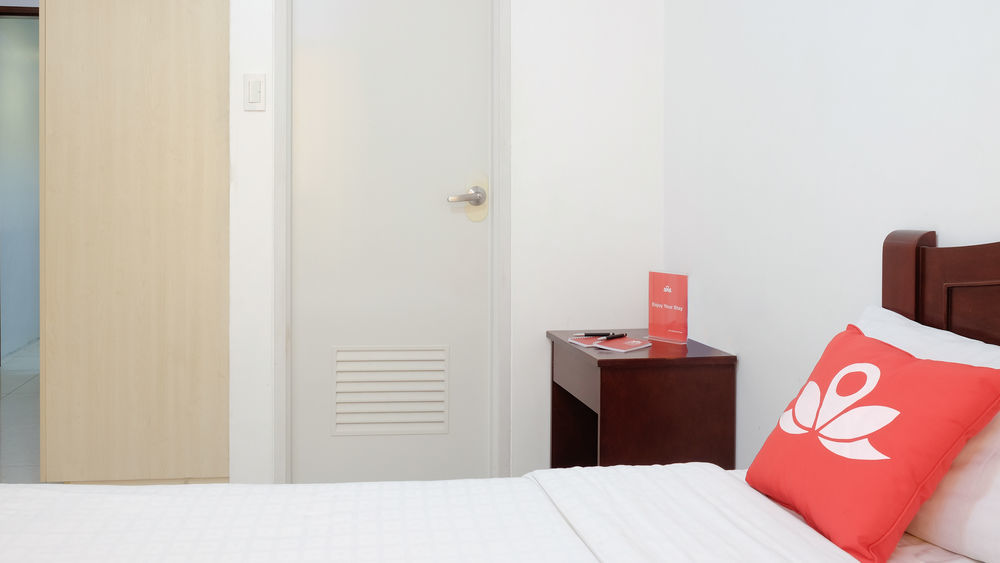 Oyo 893 Dian Suites Makati Manila Luaran gambar