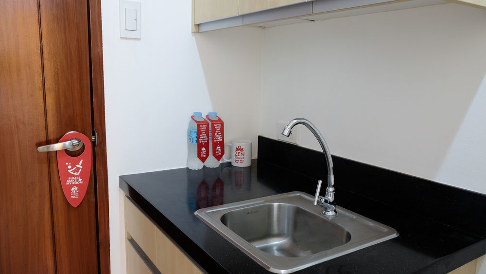 Oyo 893 Dian Suites Makati Manila Luaran gambar